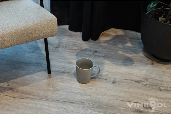 Виниловый ламинат VinilPol Glue Дуб Неаполь 7897 EIR