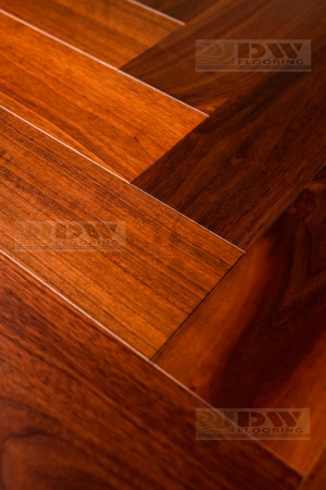 Инженерная доска Dw Flooring Ёлочка Орех Золотисто-коричневый DW-306U
