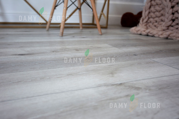 SPC ламинат Damy Floor Family Дуб Состаренный Серый T7020-5D