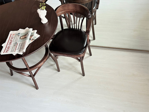 Ламинат Lamiwood Dinasty Дуб Жемчуг 208