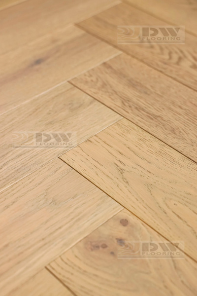 Инженерная доска Dw Flooring Ёлочка Дуб Бежевый DW-304U