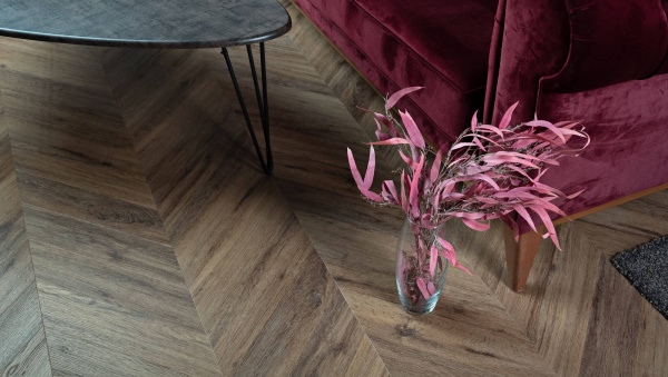 ISOCORE Ламинат Vinilam Parquet Chevron 8.5/34 4V I107516 Шеврон Лувр 1293x305