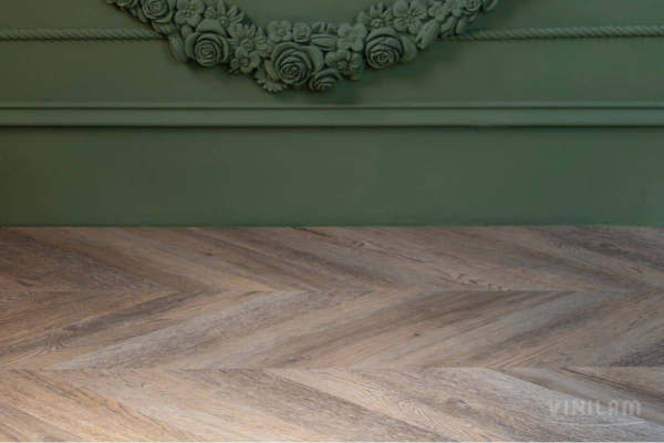 ISOCORE Ламинат Vinilam Parquet Chevron 8.5/34 4V RI153616CL4 Шампань 1293x305