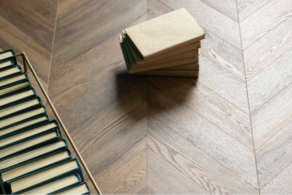 ISOCORE Ламинат Vinilam Parquet Chevron 8.5/34 4V RI153610CL4 Нормандия 1293x305