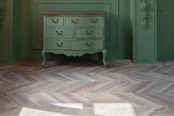 ISOCORE Ламинат Vinilam Parquet Chevron 8.5/34 4V RI153616CL4 Шампань 1293x305