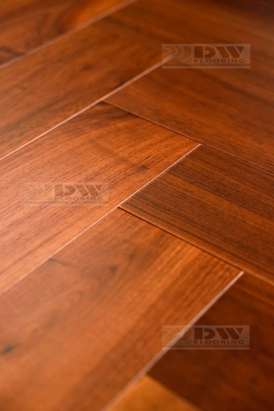 Инженерная доска Dw Flooring Ёлочка Орех Золотисто-коричневый DW-306U