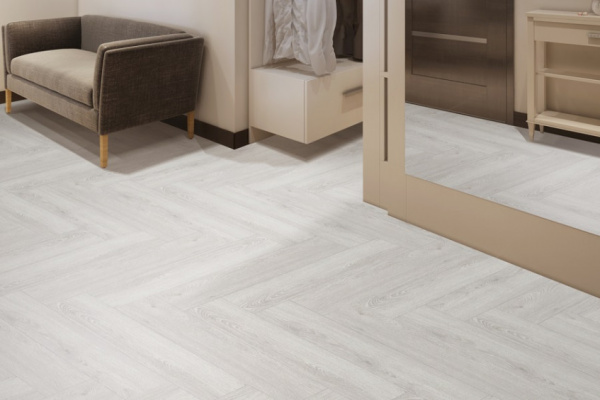 SPC ламинат FloorFactor Herringbone White Smoke Oak HB 02